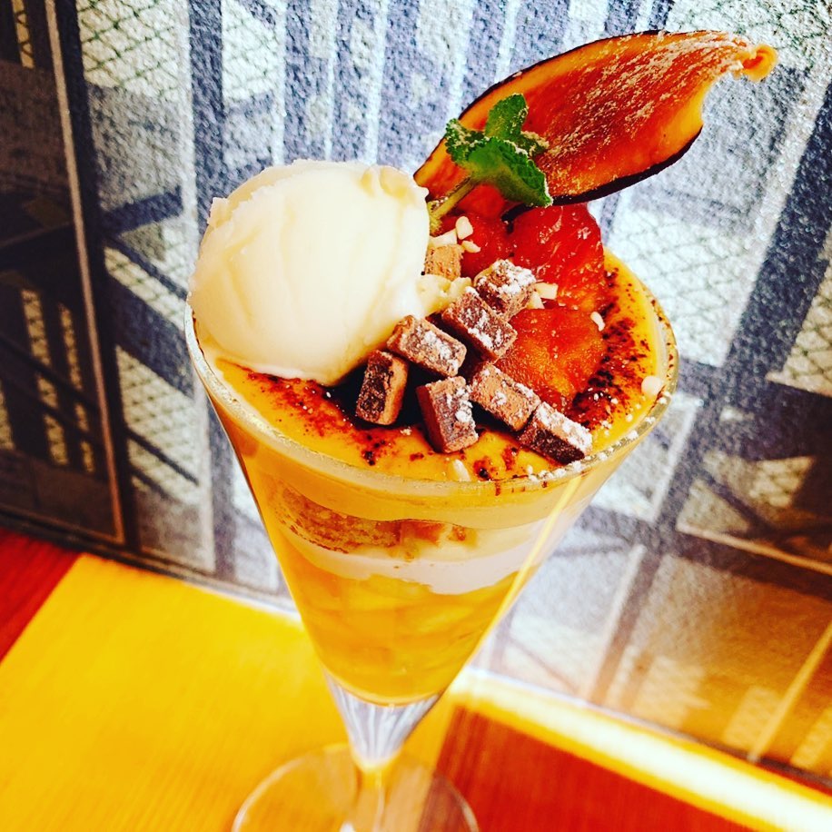 おはようございます。
朝から気持ちの良い秋晴れですね(^^)!
デザートメニューでは
先週からさつまいものパフェ
ご用意しております♪

今日も元気に11時半〜
ディナーは18時Openです。
お待ちしてます(๑˃̵ᴗ˂̵)